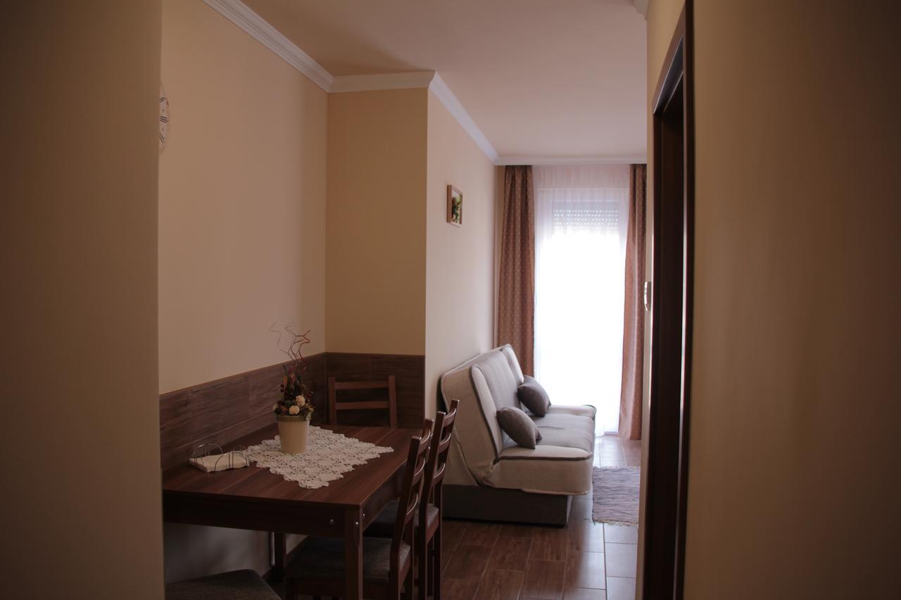 Imola Es Andrea Apartmanhaz 2 Hajdúszoboszló Buitenkant foto