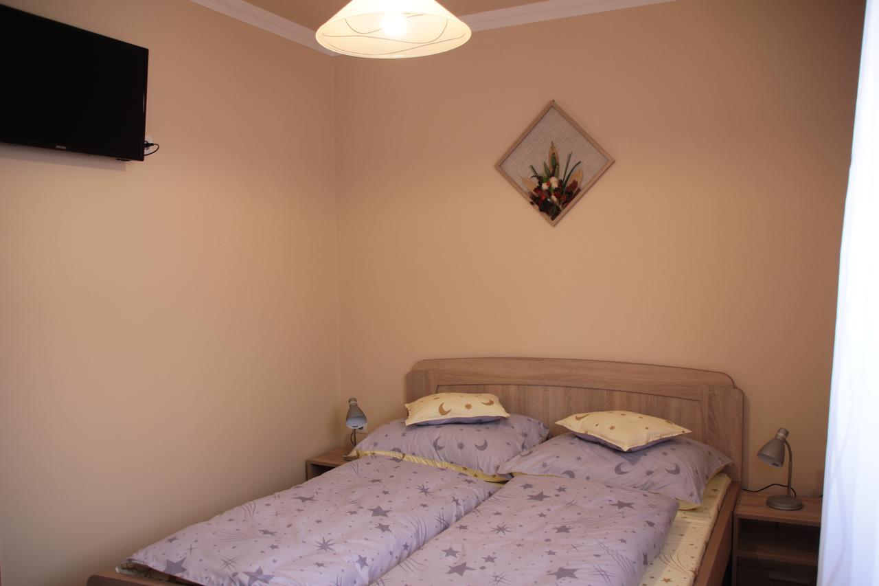 Imola Es Andrea Apartmanhaz 2 Hajdúszoboszló Buitenkant foto